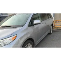 2012 Toyota Sienna XLE - Photo 6