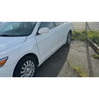 2010 Toyota Camry LE - Photo 6