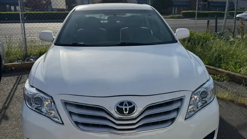 2010 Toyota Camry 2.5 Auto LE's photo