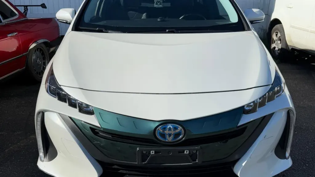 2019 Toyota Prius Prime Premium's photo
